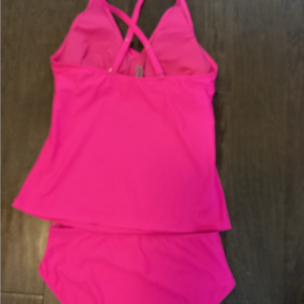 Women’s Large Pink Tankini Swimsuit in Hot Pink w/criss cross top - Picture 6 of 6